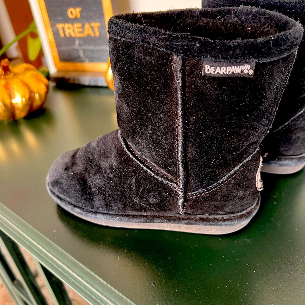 Little kids Bearpaw boots
